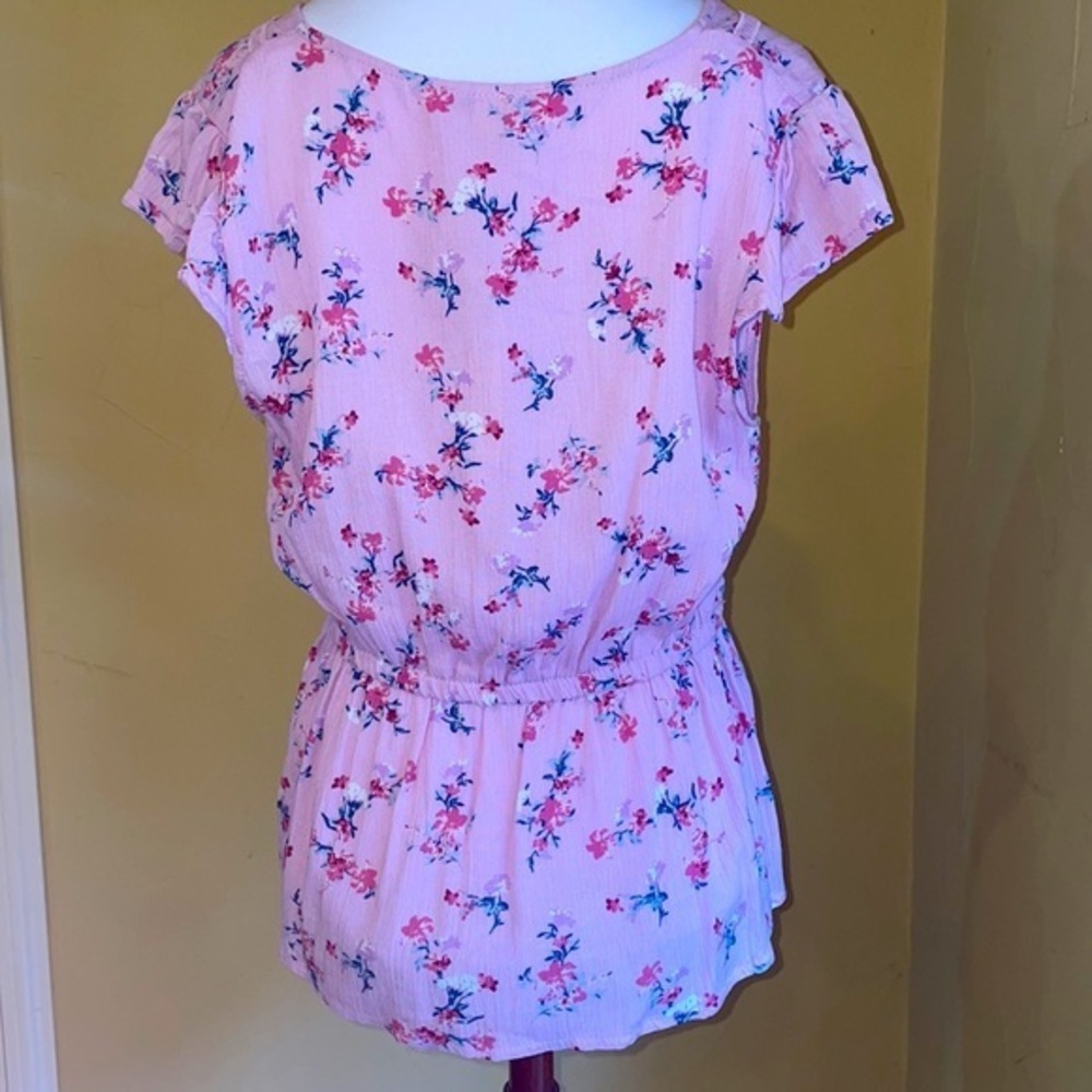 NWT Moral Fiber Pink Floral Wrap Blouse Vneck Large - Picture 2 of 4